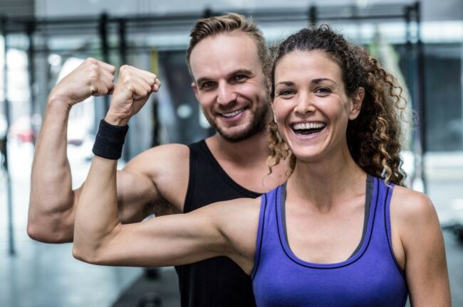 Un couple dont les deux membres sont impliqués dans la contraception naturelle