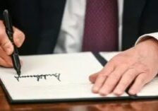 Signature d'une ordonnance présidentielle